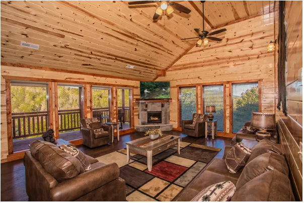 Mountain Majesty Cabin Living Room